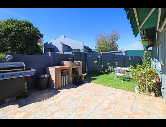 2 BEDROOM TOWNHOUSE FOR SALE IN ROODEKRANS